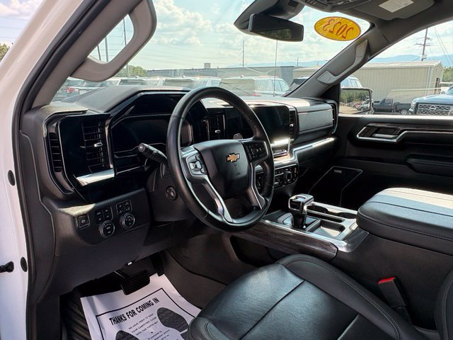 Used 2023 Chevrolet Silverado 1500 LTZ AWD/4WD image 3