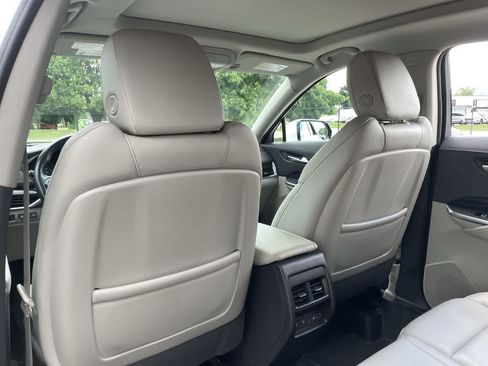 Certified 2023 Cadillac XT4 Premium Luxury w/ Technology Package AWD/4WD image 20