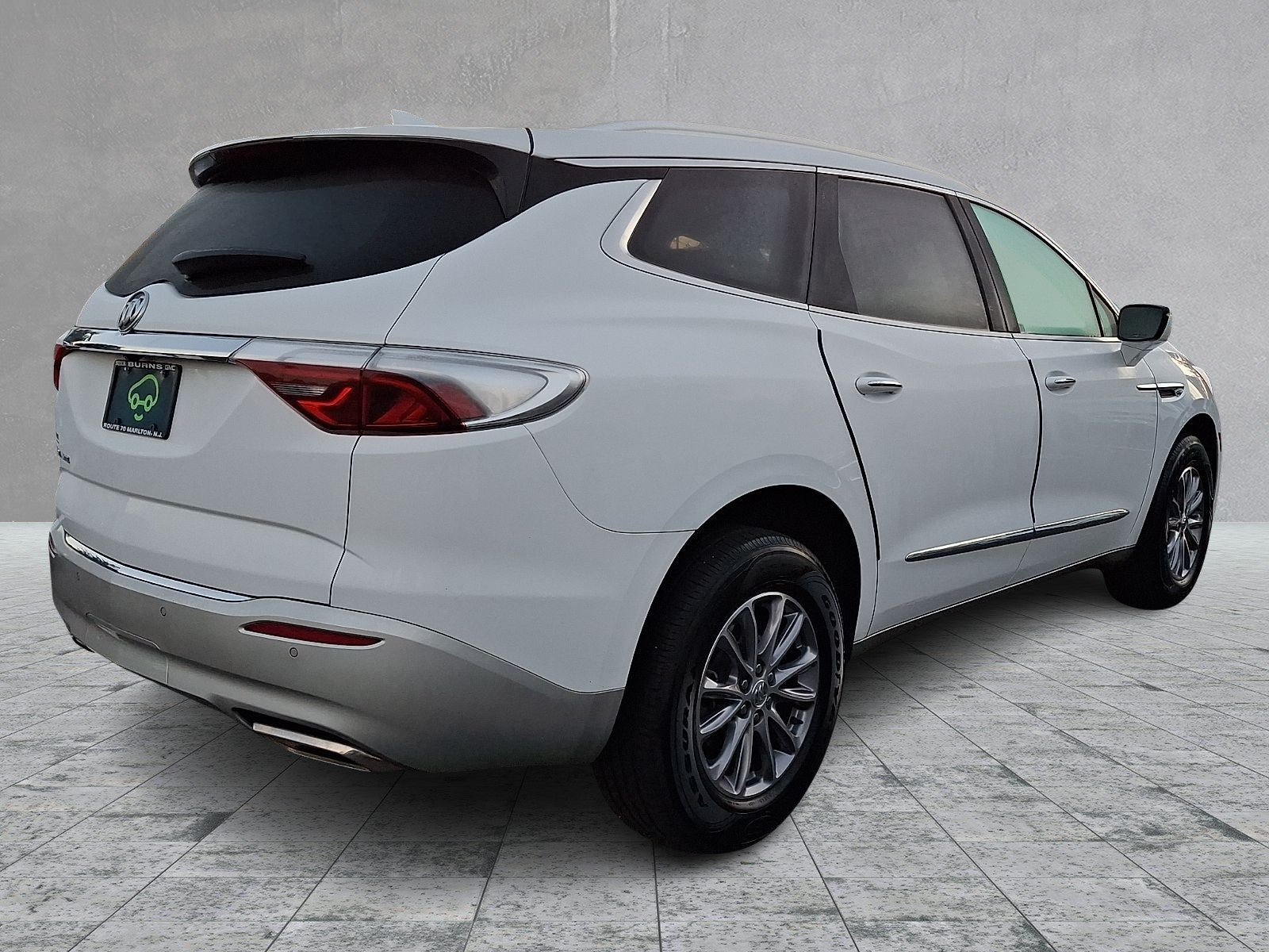 Used 2024 Buick Enclave Essence FWD image 4