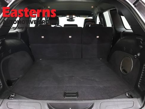 Used 2017 Jeep Grand Cherokee Altitude AWD/4WD image 9