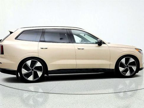 Used 2025 Volvo EX90 Ultra AWD/4WD image 4