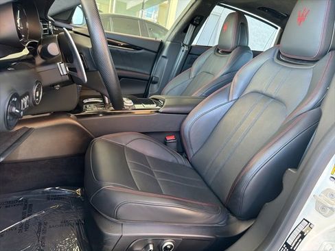Used 2023 Maserati Quattroporte Modena image 15