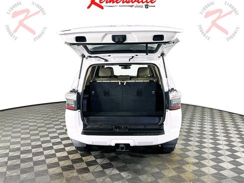 Used 2016 Toyota 4Runner SR5 Premium image 29