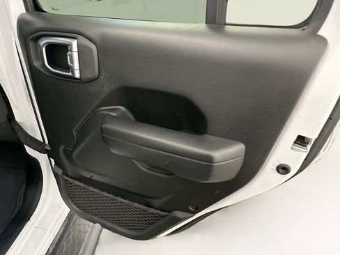 Used 2024 Jeep Wrangler Sport S image 30