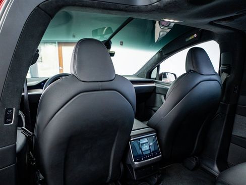 Used 2024 Tesla Model X image 53