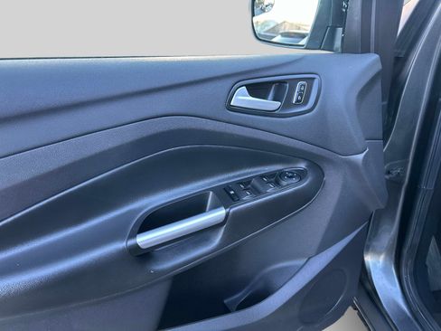 Used 2016 Ford Escape SE w/ Equipment Group 201A image 16