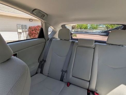 Used 2013 Toyota Prius Three w/ Solar Roof Pkg FWD image 21