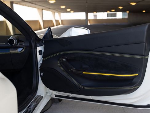 Used 2023 Ferrari F8 Tributo RWD image 41