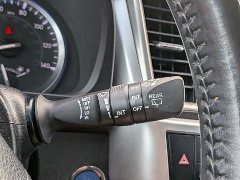 Used 2017 Toyota Highlander Limited AWD/4WD image 34