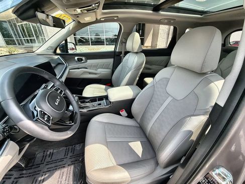 Used 2024 Kia Sorento SX AWD/4WD image 13