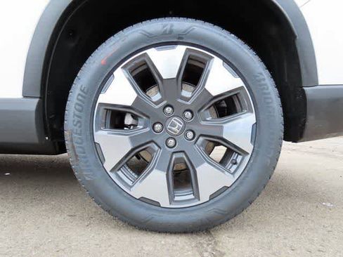 New 2026 Honda Pilot Touring image 10