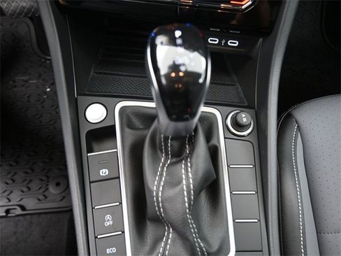 New 2026 Volkswagen Jetta SE image 9