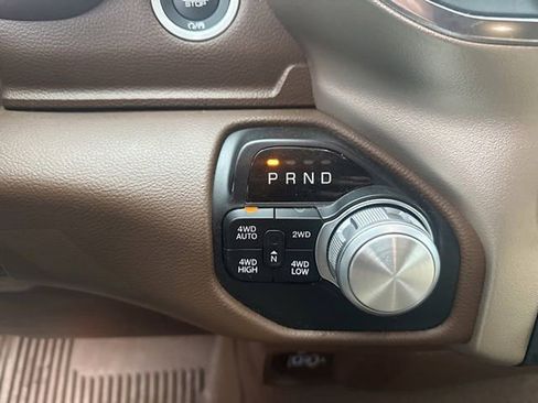 Used 2019 RAM 1500 Laramie AWD/4WD image 16