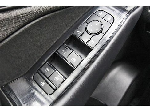 Used 2023 Nissan Rogue S image 19