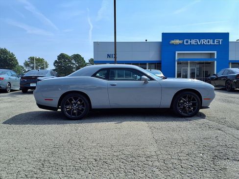 Used 2022 Dodge Challenger SXT w/ Blacktop Package image 19