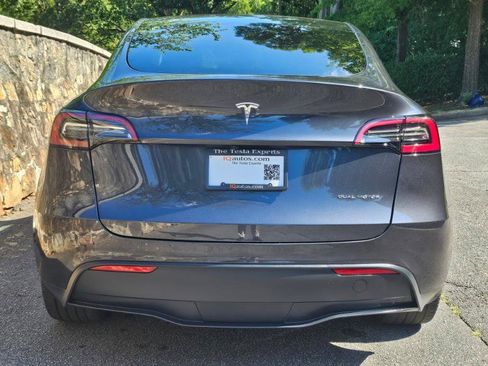 Used 2024 Tesla Model Y Long Range AWD/4WD image 9
