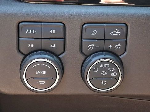 Certified 2023 Chevrolet Silverado 1500 LTZ AWD/4WD image 24
