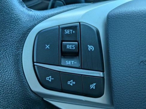 Used 2020 Ford Explorer XLT RWD image 23