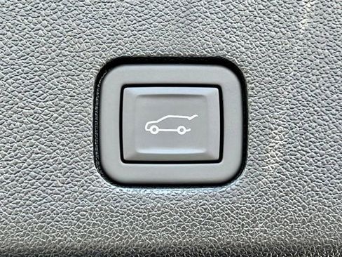 Used 2024 Cadillac XT6 Sport w/ LPO, Onyx Lite Package AWD/4WD image 38