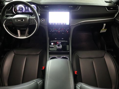 New 2025 Jeep Grand Cherokee L Limited image 16