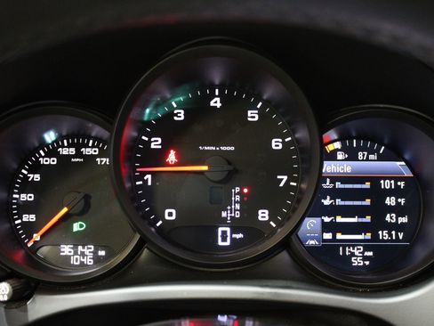 Used 2020 Porsche Macan image 27