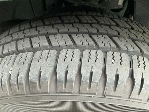 Used 2024 Nissan Titan SV w/ SV Bronze Edition Package image 9