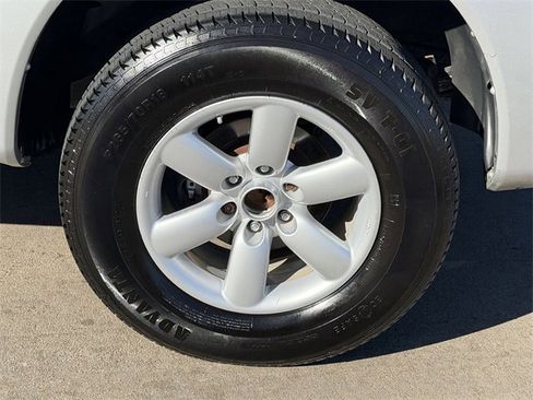 Used 2012 Nissan Titan SV w/ SV Value Truck Pkg image 8