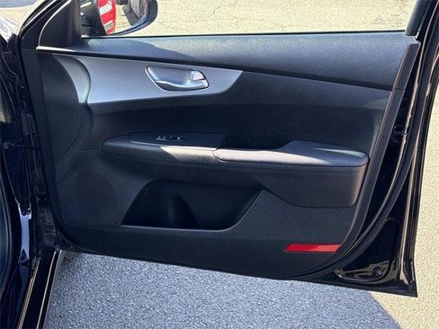 Used 2023 Kia Forte LXS image 8