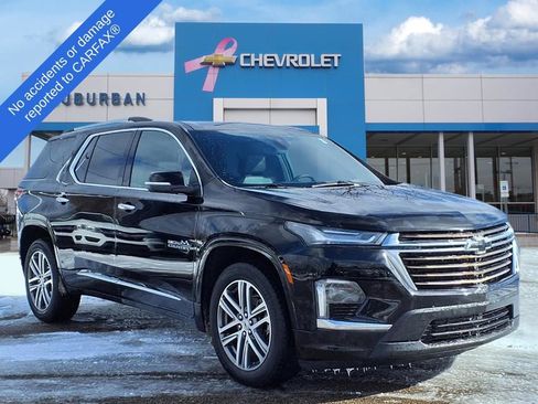 Used 2023 Chevrolet Traverse High Country image 3
