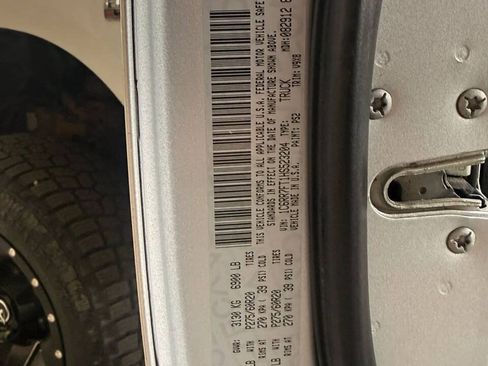 Used 2017 RAM 1500 Express AWD/4WD image 21