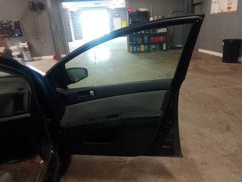 Used 2011 Nissan Sentra 2.0 S FWD image 28