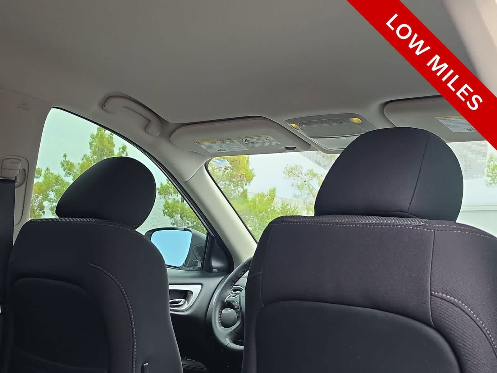 Used 2020 Nissan Pathfinder SV FWD image 16