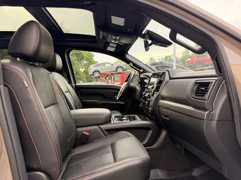 Used 2023 Nissan Titan PRO-4X w/ Pro-4x Convenience Package AWD/4WD image 16