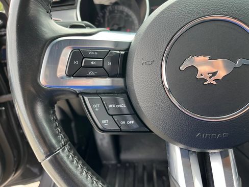 Used 2022 Ford Mustang GT w/ Black Accent Package RWD image 19