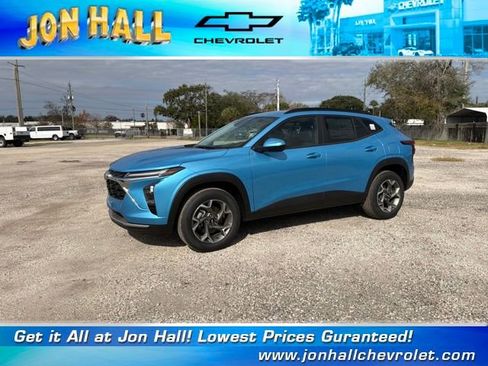 New 2026 Chevrolet Trax LT w/ Driver Confidence Package image 3