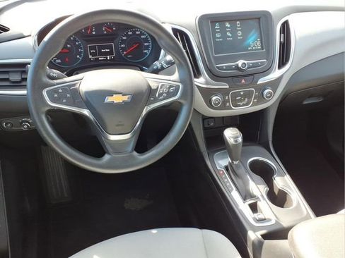 Used 2018 Chevrolet Equinox LS image 19