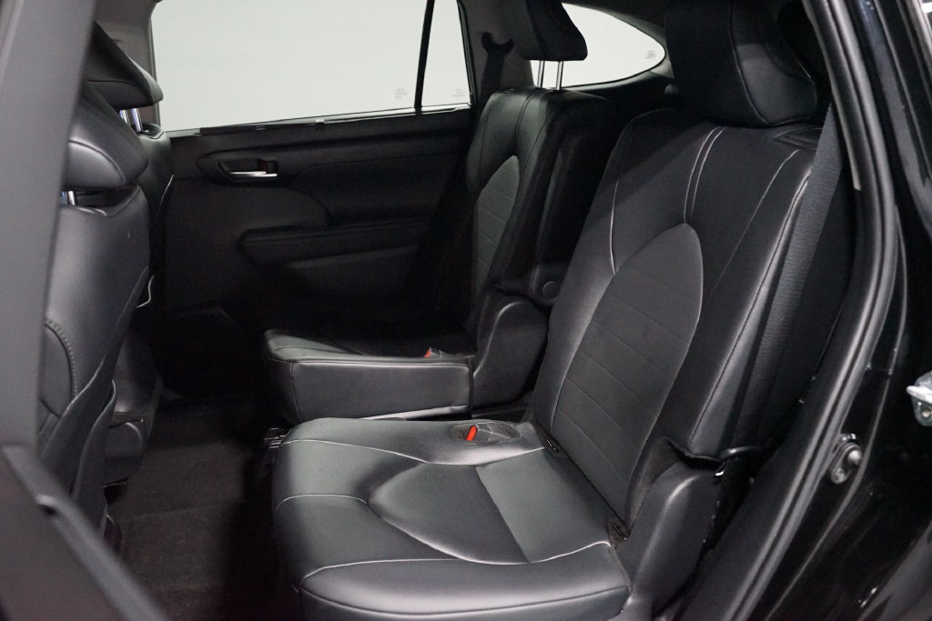 Used 2026 Toyota Highlander XLE AWD/4WD image 29