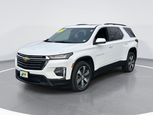 Certified 2023 Chevrolet Traverse LT w/ LT Premium Package image 3