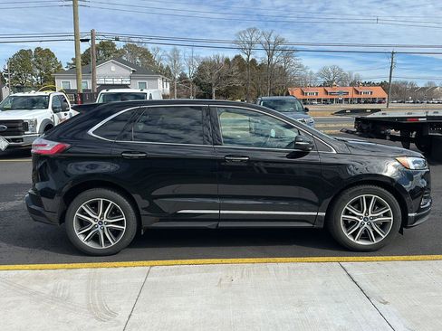 Used 2019 Ford Edge Titanium w/ Equipment Group 301A image 4