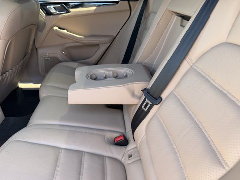 Used 2023 Porsche Macan AWD/4WD image 20