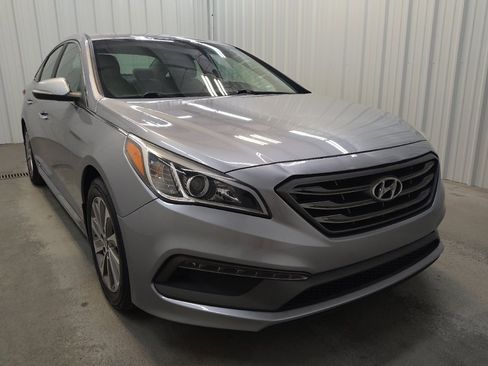 Used 2015 Hyundai Sonata Sport w/ Option Group 03 FWD image 13