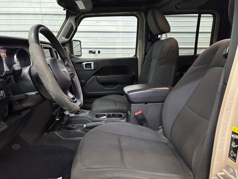 Used 2022 Jeep Gladiator Sport AWD/4WD image 12