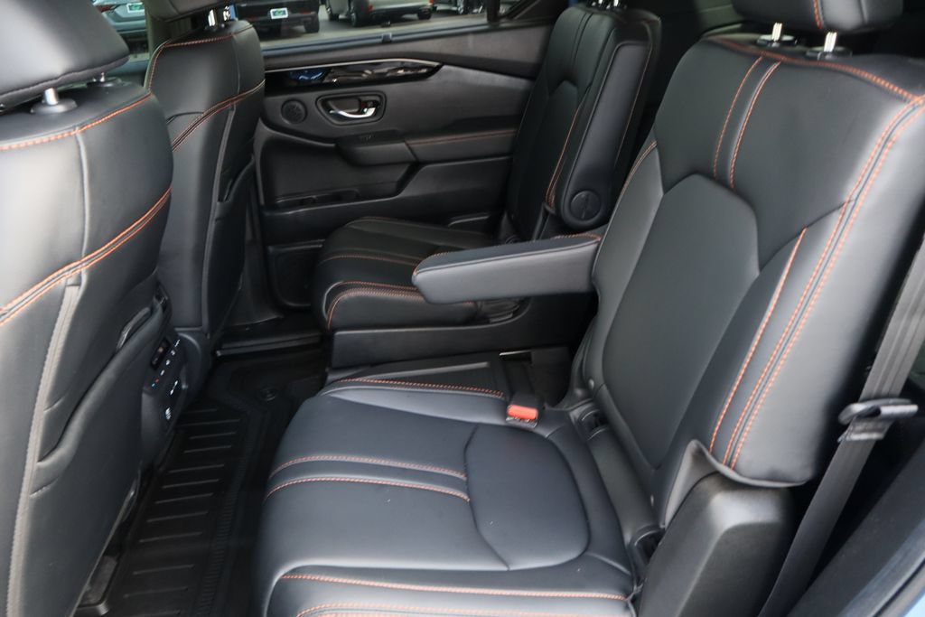 Used 2025 Honda Pilot TrailSport image 26