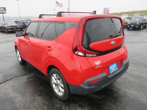 Used 2020 Kia Soul S image 3