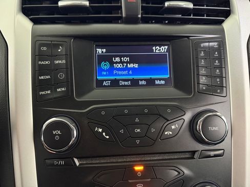 Used 2016 Ford Fusion SE FWD image 14