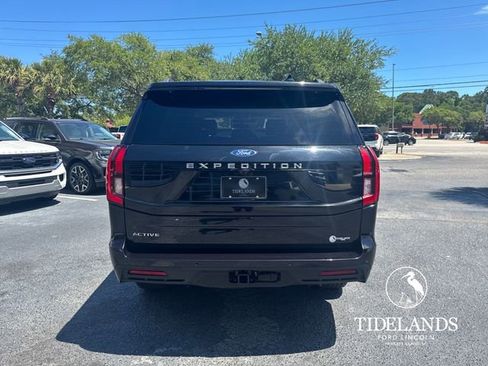 Certified 2025 Ford Expedition Active RWD image 7
