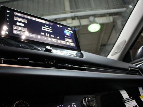 New 2025 Mitsubishi Outlander SE image 12