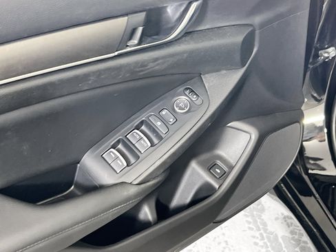 Used 2022 Honda Accord LX image 17