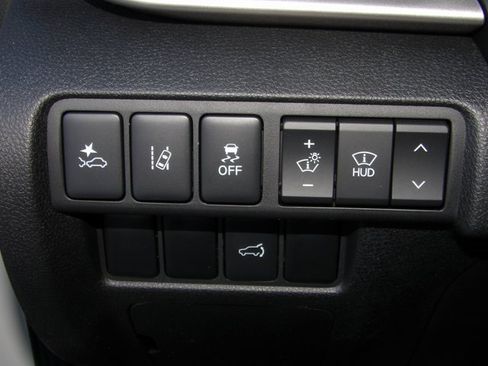 New 2025 Mitsubishi Eclipse Cross SEL image 32