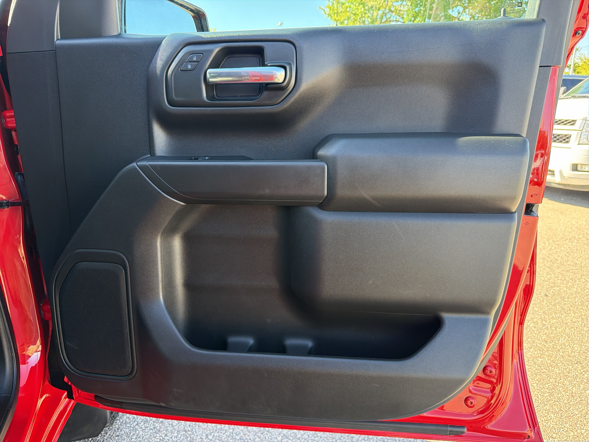 Used 2025 Chevrolet Silverado 1500 Custom Trail Boss w/ Dark Appearance Package AWD/4WD image 21